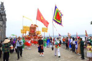 Tưng bừng Lễ hội truyền thống Đình Chèm năm 2025