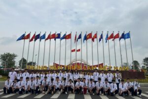 Học sinh, sinh viên háo hức đến Triển lãm thành tựu Đất nước kỷ niệm 80 năm Ngày Quốc khánh