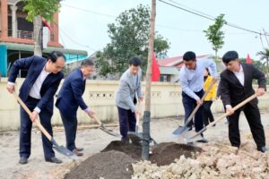 Xã Nội Bài vận động mỗi gia đình trồng mới từ 1 đến 2 cây xanh