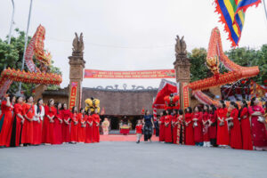 Đình Tường Phiêu tưng bừng khai hội