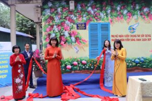 Khánh thành công trình “Tranh tường bích họa”, phụ nữ Hoàn Kiếm chung tay xây dựng môi trường sáng-xanh-sạch-đẹp