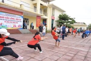 Xã Hòa Phú: Sôi nổi Giải cầu lông, kéo co hưởng ứng phong trào Toàn dân bảo vệ an ninh Tổ quốc năm 2026