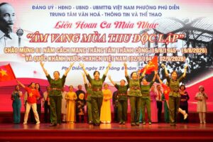 Phú Diễn: Liên hoan Ca múa nhạc “Âm vang Mùa Thu Độc lập”