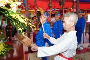 Giữ hồn di sản qua mùa hội Đình Phú Hòa