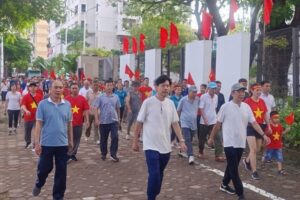 Tây Hồ: Sôi nổi hưởng ứng bước chân vì tương lai bền vững