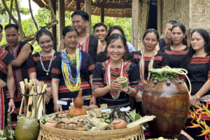 Rộn ràng Tết mùa của đồng bào Giẻ – Triêng tại Làng Văn hóa – Du lịch các dân tộc Việt Nam