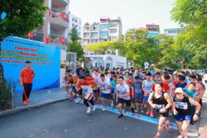 Gần 1.000 người tham gia Chung kết Giải chạy Báo Hànộimới năm 2026 phường Phương Liệt
