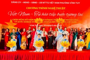 Phường Vĩnh Tuy: Sôi nổi chương trình nghệ thuật “Việt Nam – Tự hào tiếp bước tương lai”