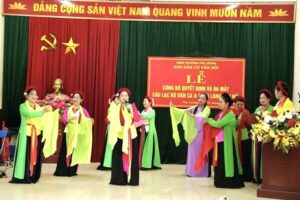 Ra mắt Câu lạc bộ Dân ca và Chèo làng Văn Nội